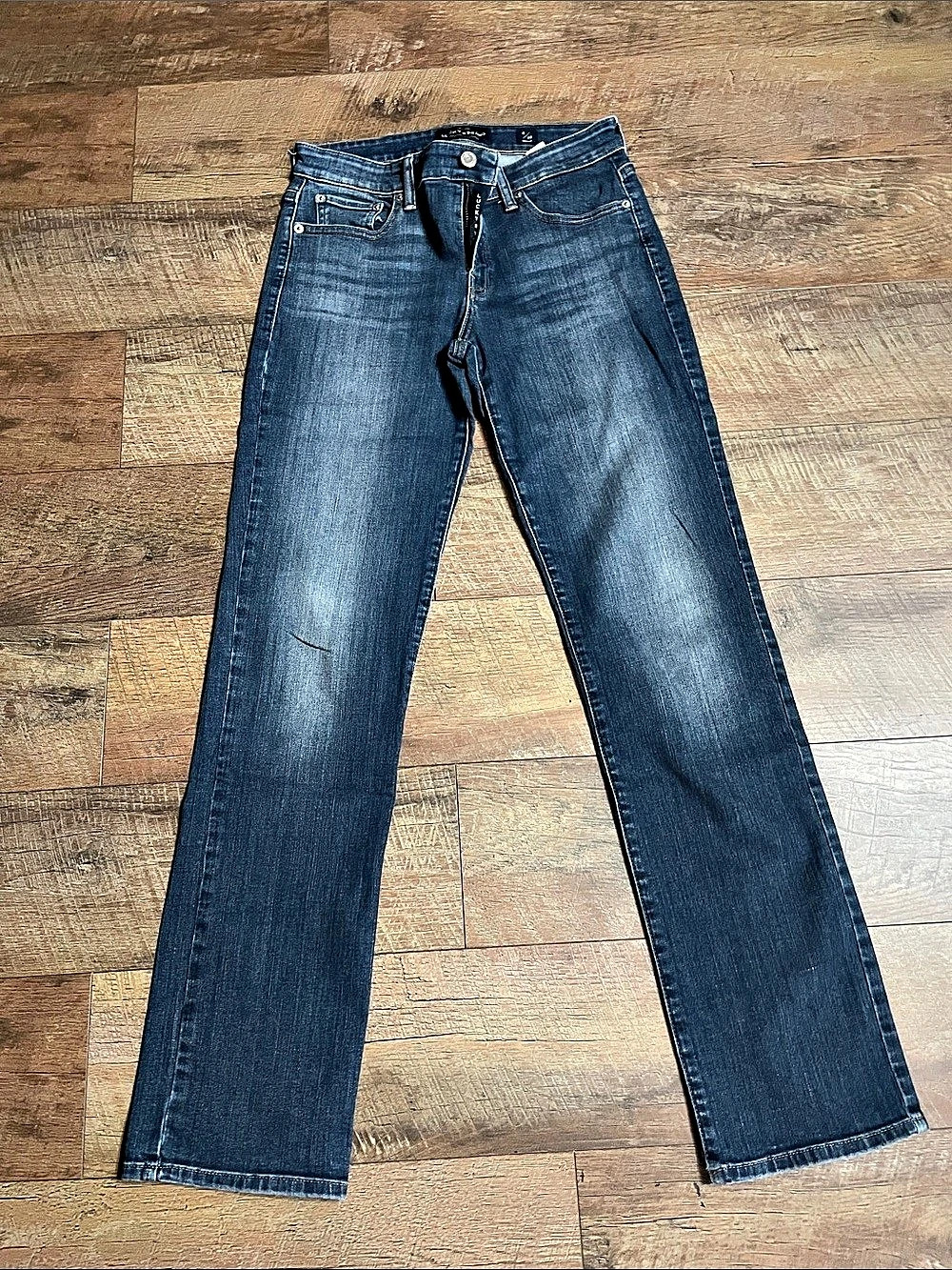 Lucky Brand Straight Leg Jeans in Blue Waist 28 Like New